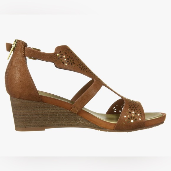 Kenneth Cole Reaction Women's Roll T-Strap Wedge Sandal Size 8 - Picture 3 of 16